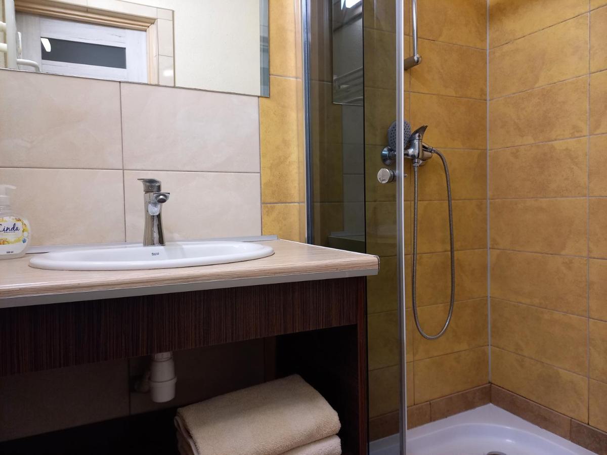 Pokoje Goscinne Jaga Κίελτσε Εξωτερικό φωτογραφία